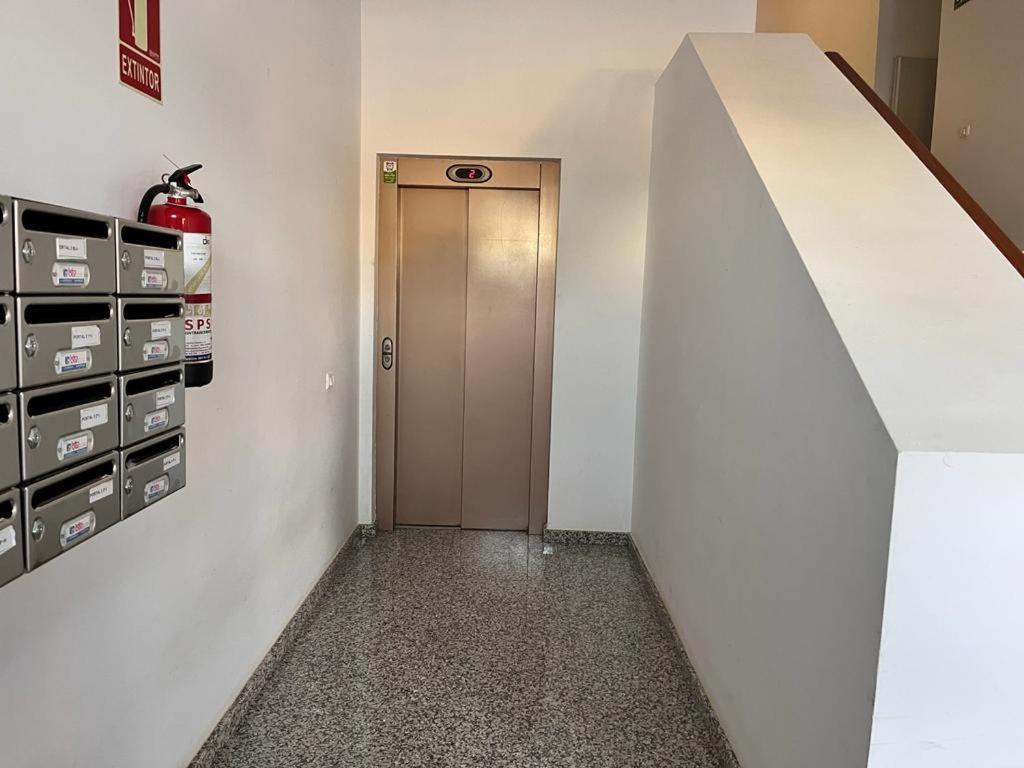 Melo Home Vecindario-Near Airport-Elevator-Garage Sardina Exterior foto